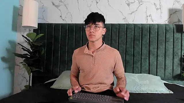 Snapshot of Andy_Joy_ chatting on July 31, 2026, 11:42 am Andy Joy online show from July 31, 2026, 11:42 am
