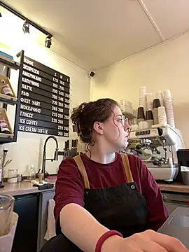 Snapshot of cinnabon_ chatting on March 21, 2026, 9:14 am cinnabon online show from March 21, 2026, 9:14 am