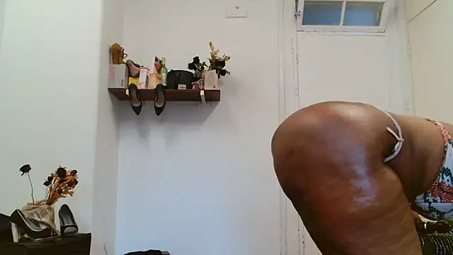 Snapshot of xTALLSEXYBUMx chatting on September 25, 2025, 5:46 am xTALLSEXYBUMx online show from September 25, 2025, 5:46 am