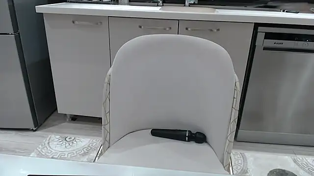 Snapshot of Erotica333 chatting on January 8, 2026, 3:07 pm Erotica333 online show from January 8, 2026, 3:07 pm