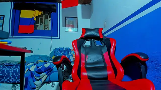 Snapshot of maxowens_oficial chatting on March 14, 2026, 8:26 pm maxowens oficial online show from March 14, 2026, 8:26 pm