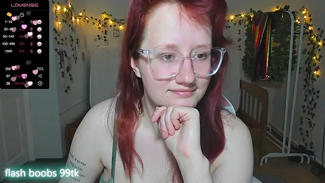 Snapshot of KrisTyBooBsin chatting on March 11, 2025, 9:37 pm KrisTyBooBsin online show from March 11, 2025, 9:37 pm