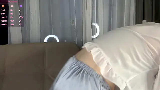 LindaFarmer online show from December 15, 2025, 3:34 am