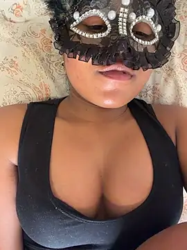 Bella Luna18 online show from February 12, 2026, 7:13 pm