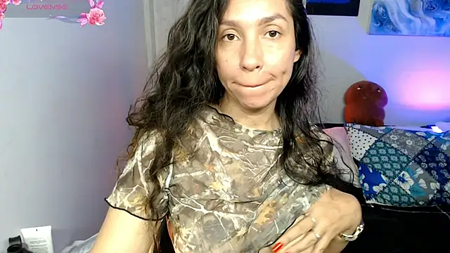 Snapshot of naihroby chatting on April 23, 2026, 4:41 am naihroby online show from April 23, 2026, 4:41 am
