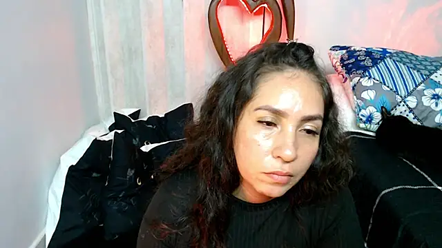 Snapshot of naihroby chatting on April 28, 2026, 5:01 am naihroby online show from April 28, 2026, 5:01 am