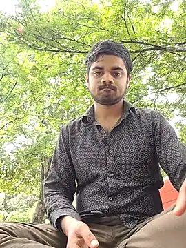 Snapshot of Ishan003 chatting on August 7, 2026, 2:50 am Ishan003 online show from August 7, 2026, 2:50 am