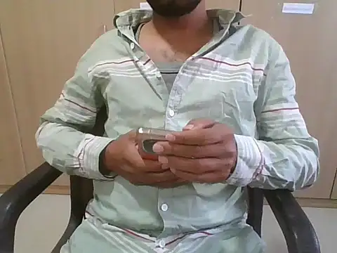 Snapshot of Ishan003 chatting on March 14, 2025, 10:39 am Ishan003 online show from March 14, 2025, 10:39 am