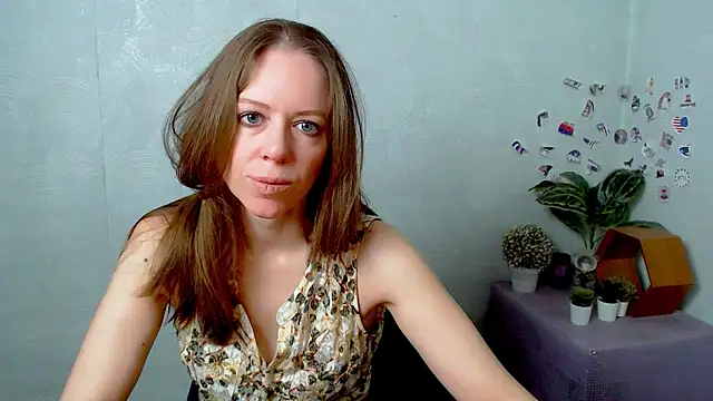 GloriaSi  online show from April 28, 2026, 5:01 am