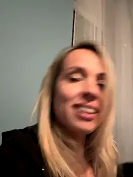 Annelibre online show from October 5, 2025, 9:38 pm