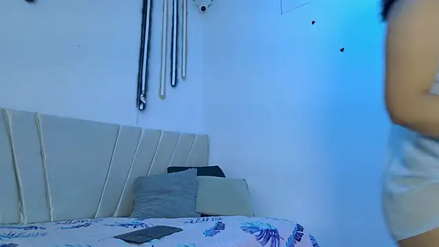 Snapshot of mikoto_urab chatting on October 13, 2025, 7:15 pm mikoto urab online show from October 13, 2025, 7:15 pm