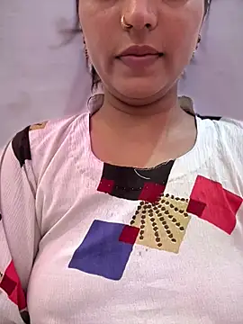 Snapshot of DiyAsingHh chatting on July 24, 2026, 2:57 pm DiyAsingHh online show from July 24, 2026, 2:57 pm