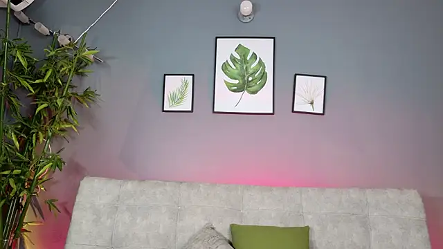 miaa lux online show from February 7, 2026, 4:26 pm