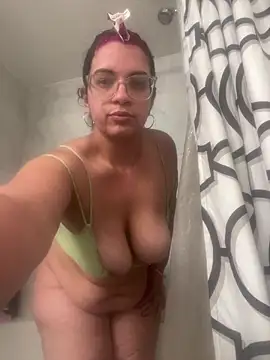 munchbutt28 online show from May 15, 2026, 9:13 pm