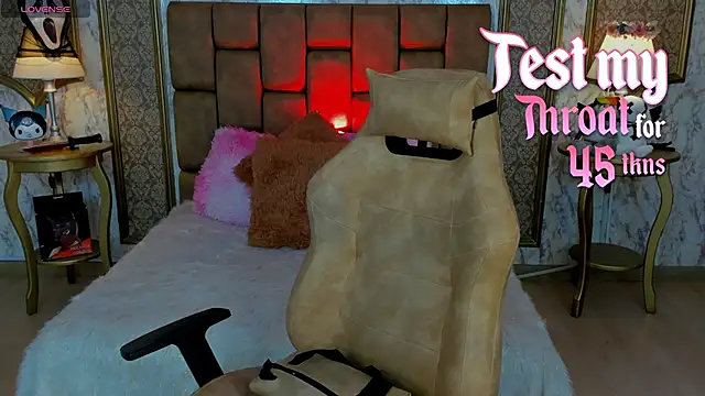 Snapshot of SoffiQueen chatting on October 18, 2025, 7:49 pm SoffiQueen online show from October 18, 2025, 7:49 pm