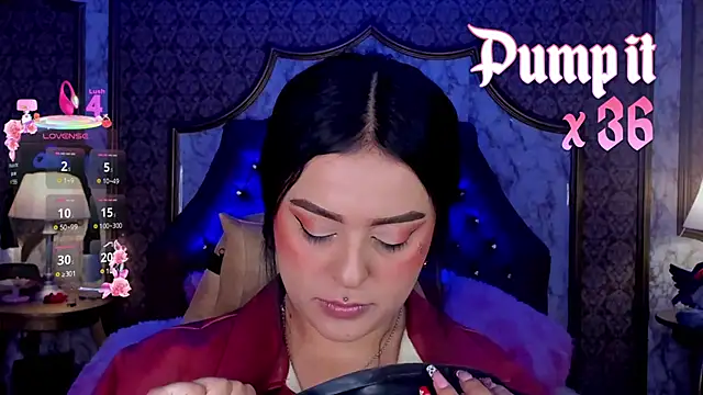 SoffiQueen online show from March 2, 2026, 1:40 pm