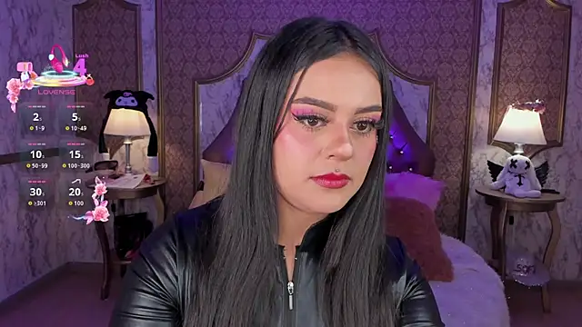 SoffiQueen online show from April 23, 2026, 2:51 pm