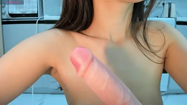 Mia Meow  online show from June 17, 2026, 9:03 pm