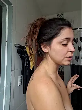 Snapshot of luuhcat09 chatting on November 16, 2025, 3:17 pm luuhcat09 online show from November 16, 2025, 3:17 pm