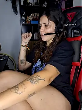 Snapshot of luuhcat09 chatting on October 19, 2025, 10:23 pm luuhcat09 online show from October 19, 2025, 10:23 pm