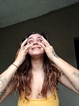 Snapshot of luuhcat09 chatting on December 2, 2025, 1:24 pm luuhcat09 online show from December 2, 2025, 1:24 pm