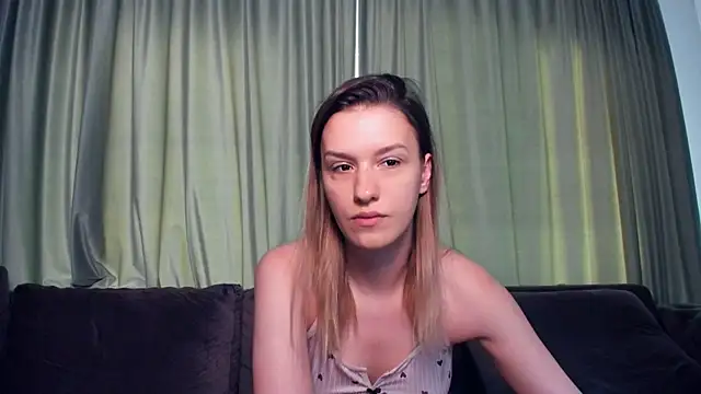 LaraStone69 online show from June 28, 2026, 5:47 am