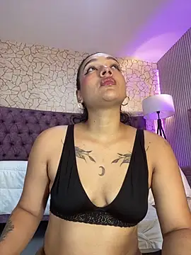 Snapshot of EMILYY_FOXY chatting on June 28, 2026, 6:47 pm EMILYY FOXY online show from June 28, 2026, 6:47 pm