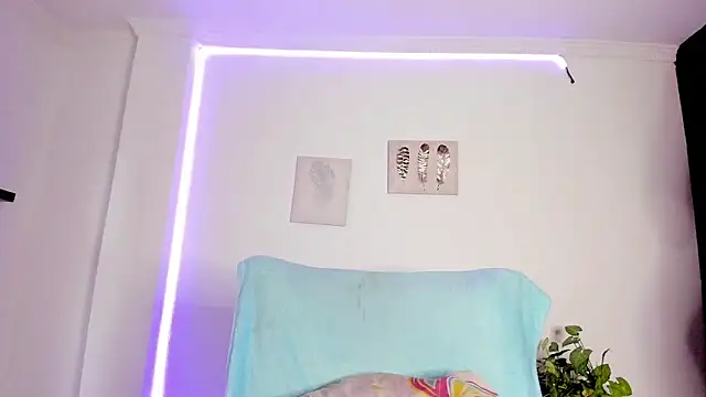 anniesweet- online show from November 12, 2025, 2:54 pm