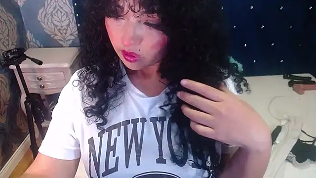 Snapshot of Sofiacowperx chatting on July 23, 2026, 2:35 pm Sofiacowperx online show from July 23, 2026, 2:35 pm