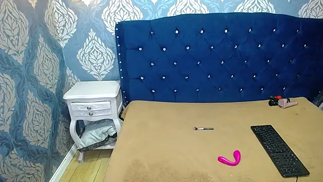 Snapshot of Sofiacowperx chatting on October 10, 2025, 2:40 pm Sofiacowperx online show from October 10, 2025, 2:40 pm