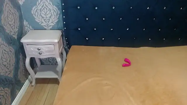 Snapshot of Sofiacowperx chatting on November 12, 2025, 4:55 pm Sofiacowperx online show from November 12, 2025, 4:55 pm