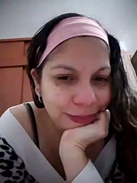 Snapshot of Carliina_Soussa chatting on November 17, 2025, 2:15 am Carliina Soussa online show from November 17, 2025, 2:15 am