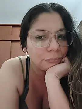 Snapshot of Carliina_Soussa chatting on July 13, 2026, 1:49 am Carliina Soussa online show from July 13, 2026, 1:49 am