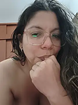 Snapshot of Carliina_Soussa chatting on July 14, 2026, 2:05 am Carliina Soussa online show from July 14, 2026, 2:05 am