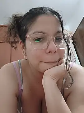 Snapshot of Carliina_Soussa chatting on July 13, 2026, 11:48 pm Carliina Soussa online show from July 13, 2026, 11:48 pm