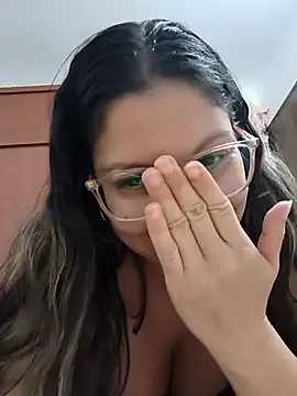 Snapshot of Carliina_Soussa chatting on July 2, 2026, 12:00 am Carliina Soussa online show from July 2, 2026, 12:00 am