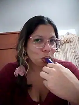 Carliina Soussa online show from December 15, 2025, 11:53 pm