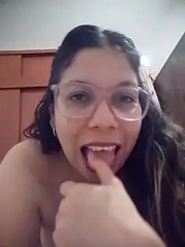 Snapshot of Carliina_Soussa chatting on May 15, 2026, 11:36 pm Carliina Soussa online show from May 15, 2026, 11:36 pm