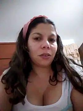 Snapshot of Carliina_Soussa chatting on October 29, 2025, 2:54 am Carliina Soussa online show from October 29, 2025, 2:54 am