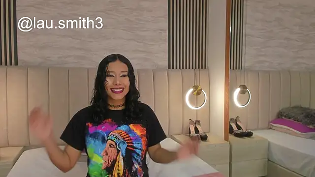 Snapshot of laura_smith33 chatting on October 30, 2025, 2:36 pm laura smith33 online show from October 30, 2025, 2:36 pm