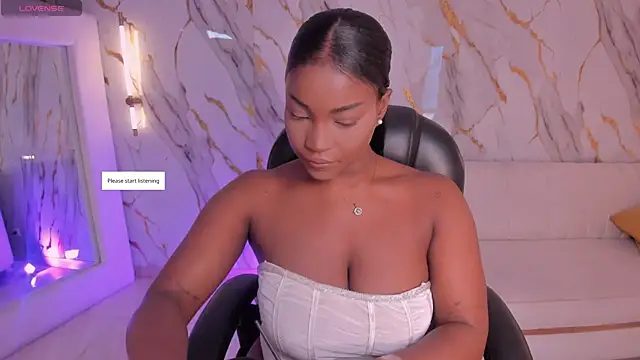 SavannahStorm online show from April 30, 2026, 12:12 pm