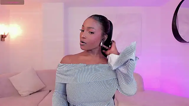 Snapshot of SavannahStorm chatting on December 5, 2025, 7:45 pm SavannahStorm online show from December 5, 2025, 7:45 pm