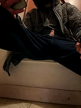 Snapshot of maroo544 chatting on December 14, 2025, 10:37 pm maroo544 online show from December 14, 2025, 10:37 pm