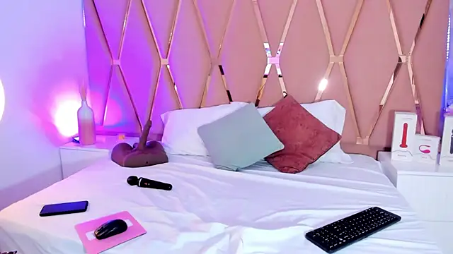 Snapshot of madyjames chatting on October 19, 2025, 1:14 pm madyjames online show from October 19, 2025, 1:14 pm