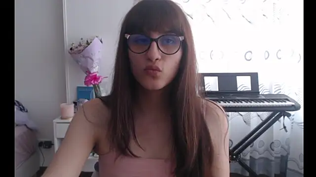 Snapshot of Alice_love29 chatting on June 2, 2026, 4:18 pm Alice love29 online show from June 2, 2026, 4:18 pm