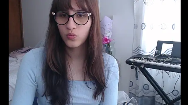 Snapshot of Alice_love29 chatting on June 17, 2026, 3:22 pm Alice love29 online show from June 17, 2026, 3:22 pm