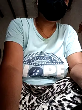 Snapshot of illay_love chatting on June 11, 2026, 3:36 am illay love online show from June 11, 2026, 3:36 am
