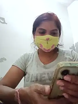 Snapshot of illay_love chatting on June 2, 2026, 6:57 am illay love online show from June 2, 2026, 6:57 am