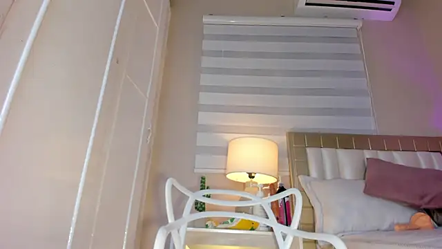 Snapshot of zoe_sky_ chatting on March 20, 2025, 5:47 pm zoe sky online show from March 20, 2025, 5:47 pm