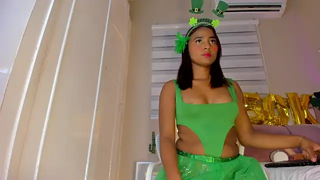 Snapshot of zoe_sky_ chatting on March 17, 2025, 11:53 am zoe sky online show from March 17, 2025, 11:53 am